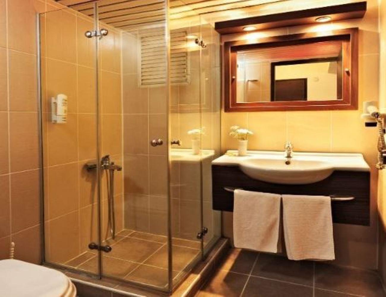 Uestuen Hotel Alsancak İzmir Ngoại thất bức ảnh