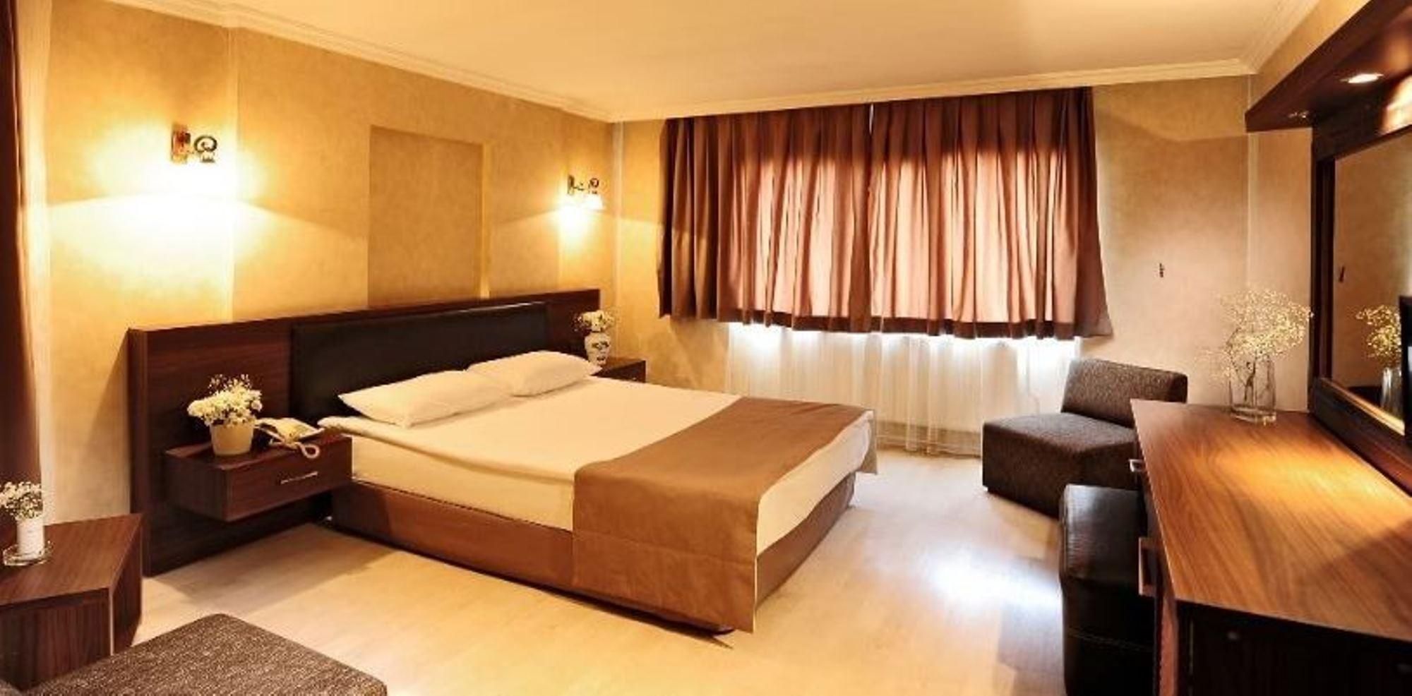 Uestuen Hotel Alsancak İzmir Ngoại thất bức ảnh