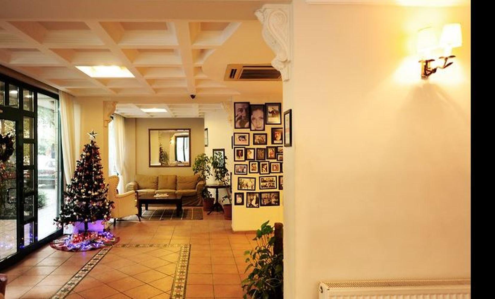 Uestuen Hotel Alsancak İzmir Ngoại thất bức ảnh