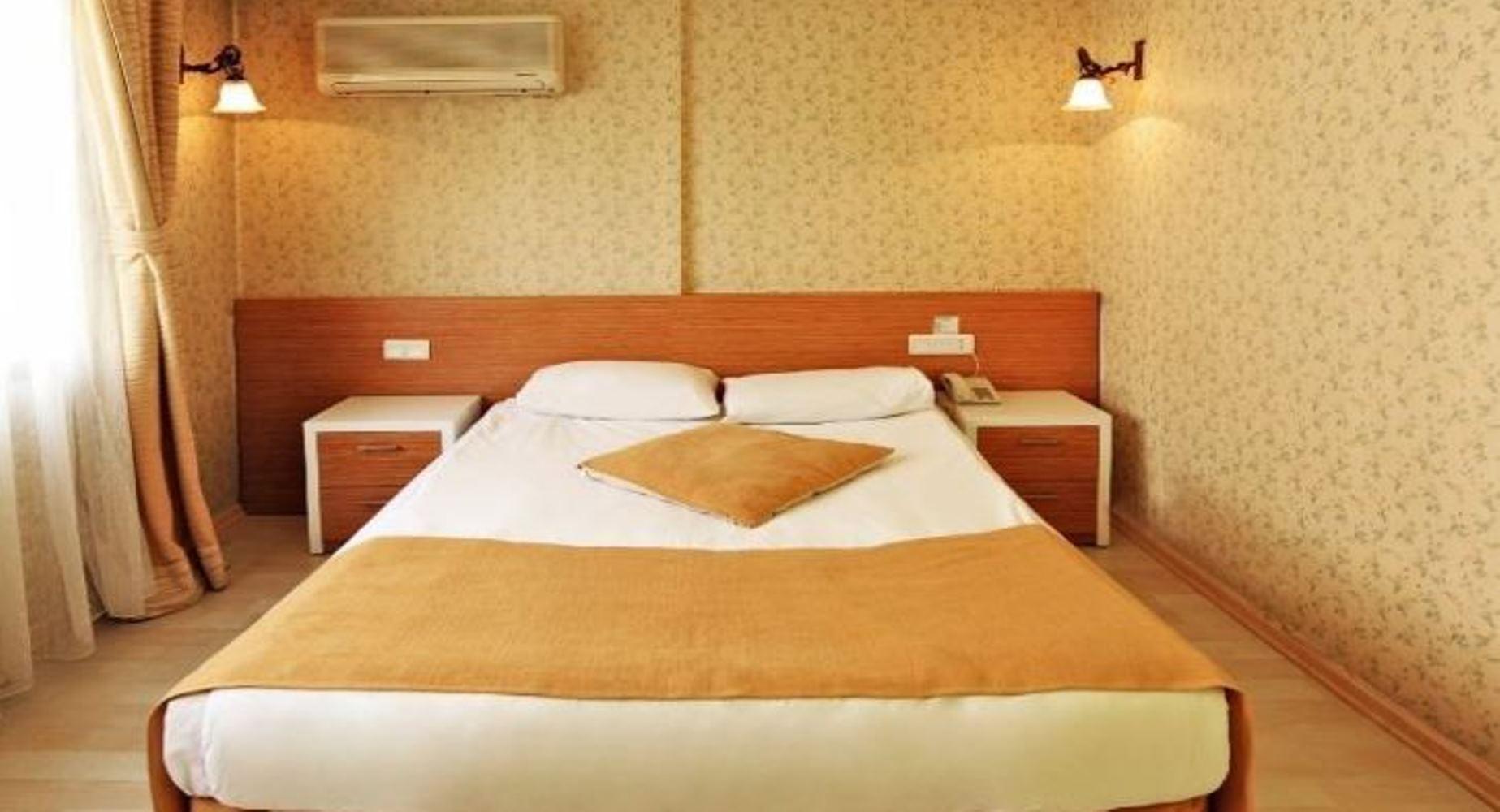 Uestuen Hotel Alsancak İzmir Ngoại thất bức ảnh