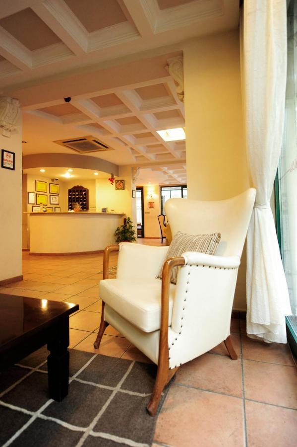 Uestuen Hotel Alsancak İzmir Ngoại thất bức ảnh