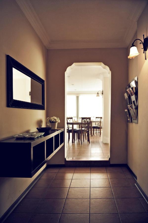 Uestuen Hotel Alsancak İzmir Ngoại thất bức ảnh