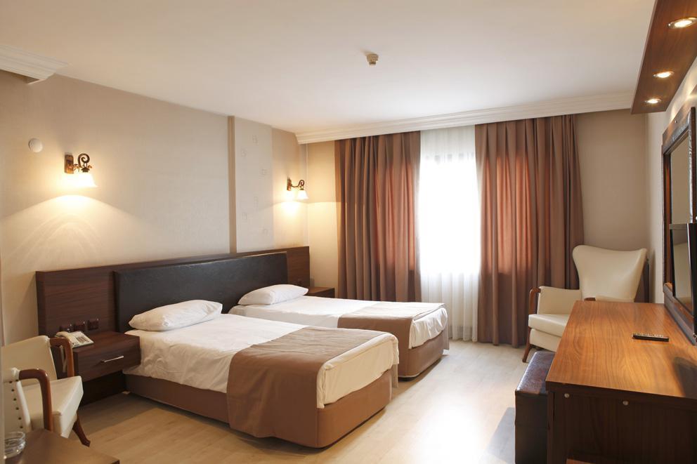 Uestuen Hotel Alsancak İzmir Ngoại thất bức ảnh