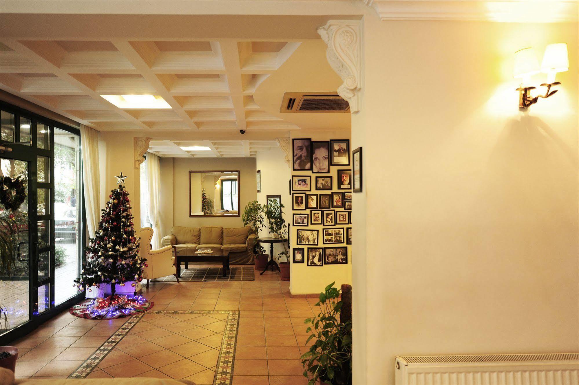 Uestuen Hotel Alsancak İzmir Ngoại thất bức ảnh